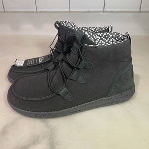HEY DUDE Lea carbon women’s shoes size 9 lightweight slip on chukka boots